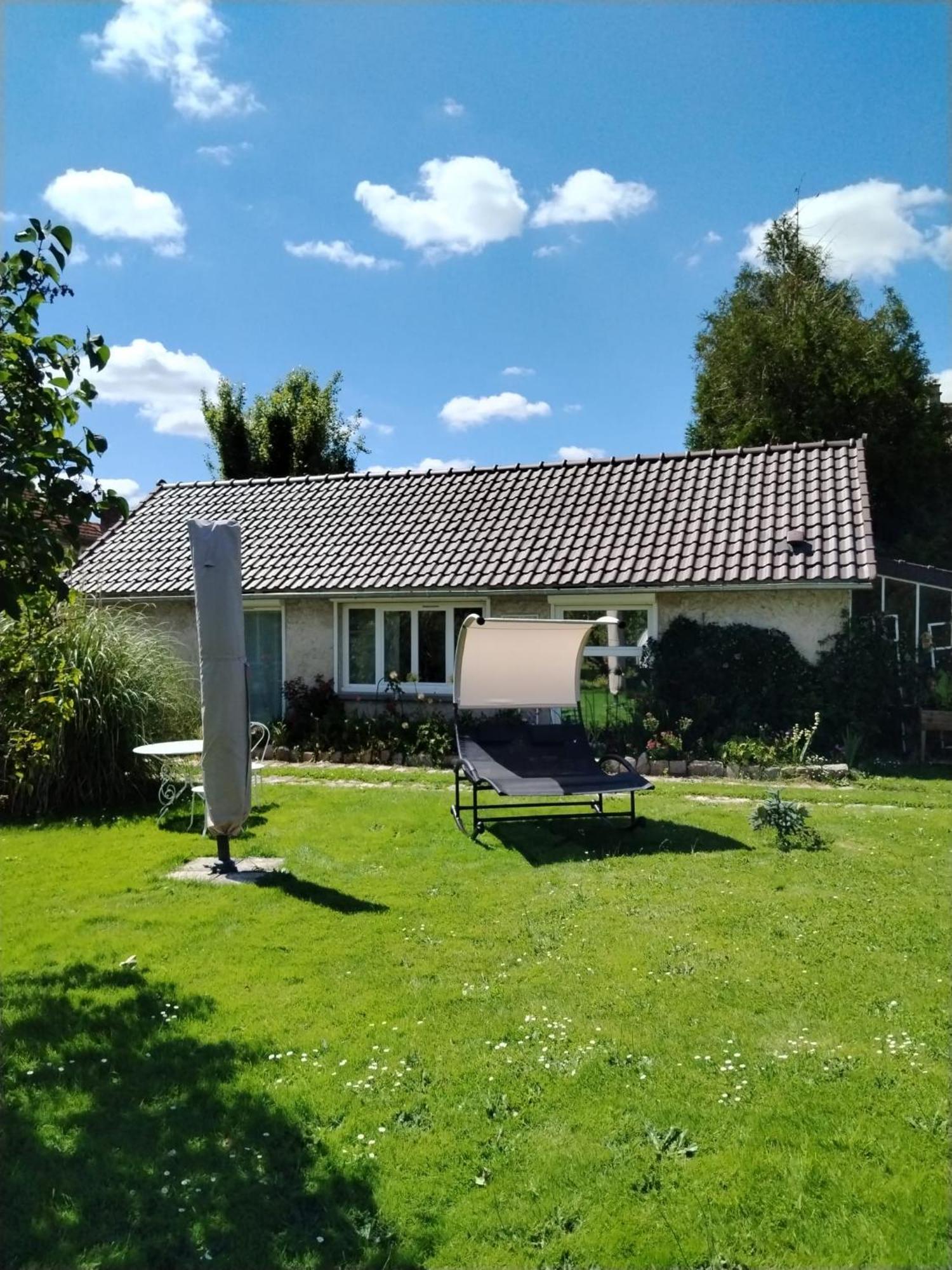 Villa Le Cocon Des Layes Les Essarts-le-Roi Exterior foto